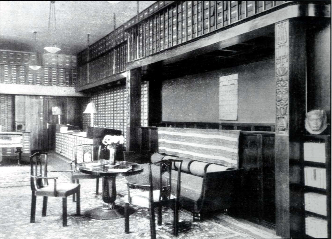 A zenem�bolt bels� tere